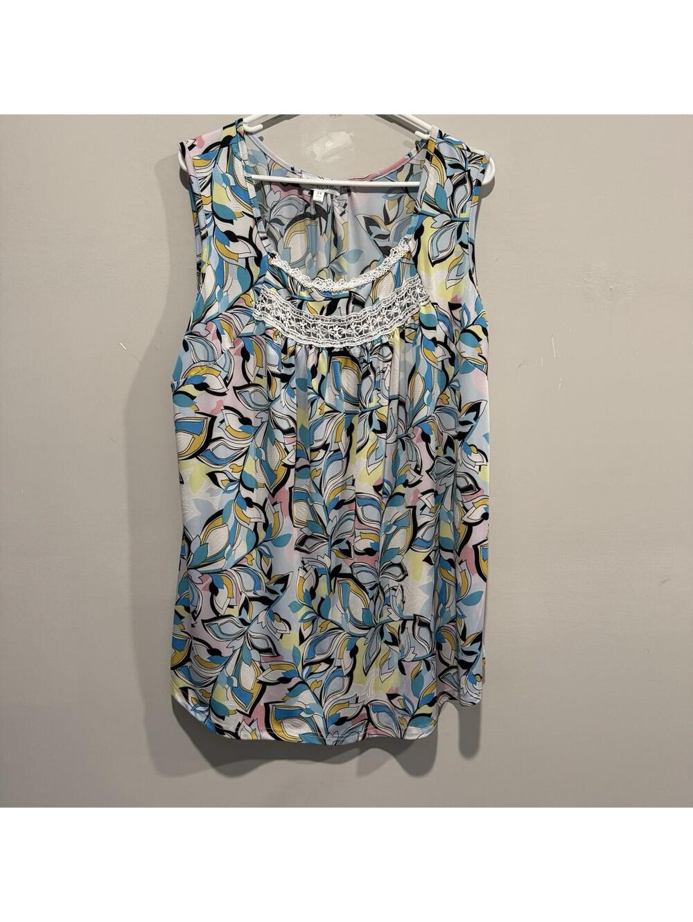Stem & Vine Women’s Sleeveless Top Blouse Floral Size 2X Lace Trim
